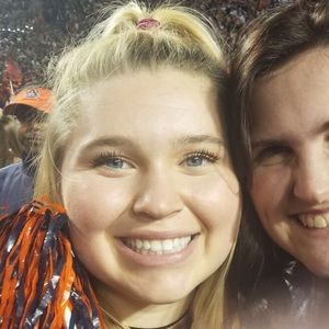 Meet your Posher, Lakin